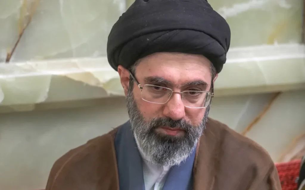 Iran Warns Ships Against Using Alternative Routes in Strait of Hormuz