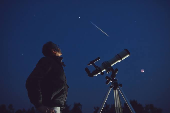 Spanish Amateur Astronomer Prepares to Observe Rare Total Solar Eclipse