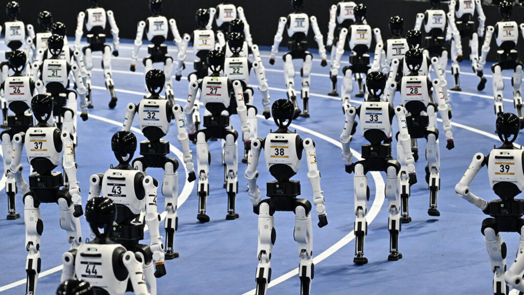 Chinese Humanoid Robots Break Human Records at Beijing Games